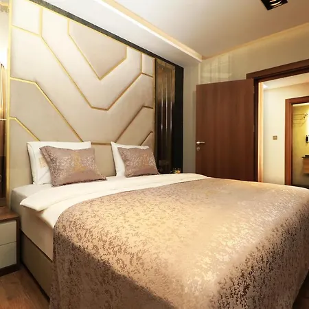 Bayrak Grand Hotel 4*